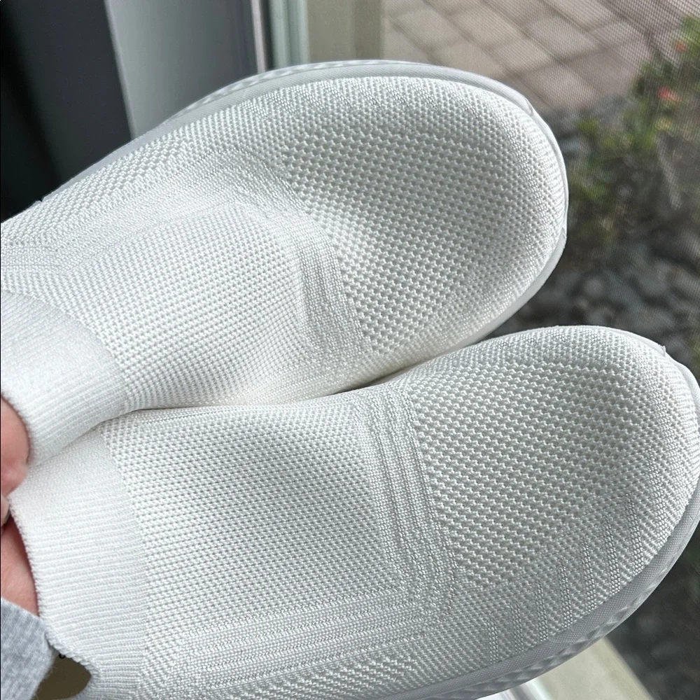 Cushionaire Dorsy Memory Foam White Slip-On Women's Sneakers Sz 9 - Picture 7 of 9